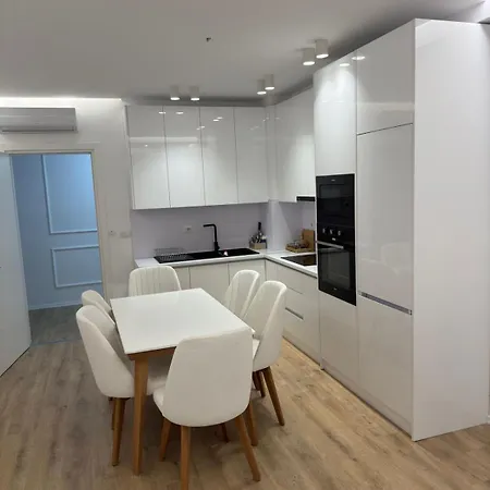Apartment Malaj