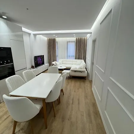 Malaj Apartment *